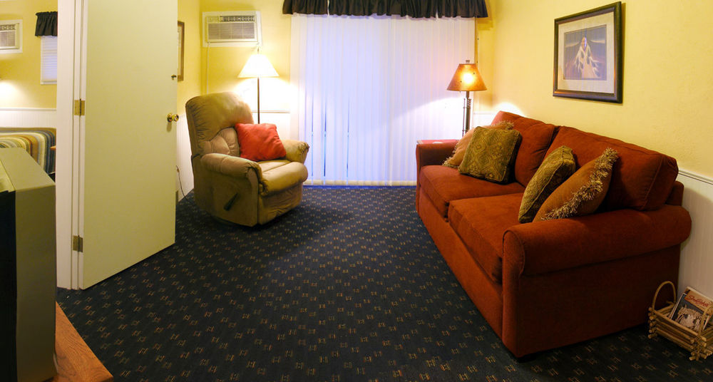 Black Forest Inn Bed & Breakfast Rapid City Bagian luar foto