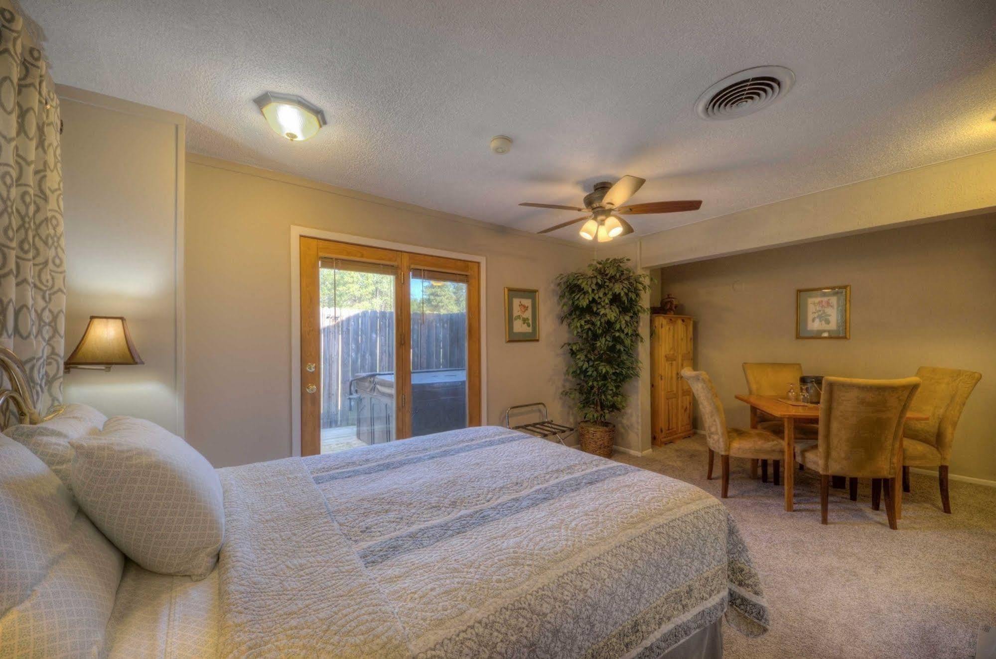 Black Forest Inn Bed & Breakfast Rapid City Bagian luar foto