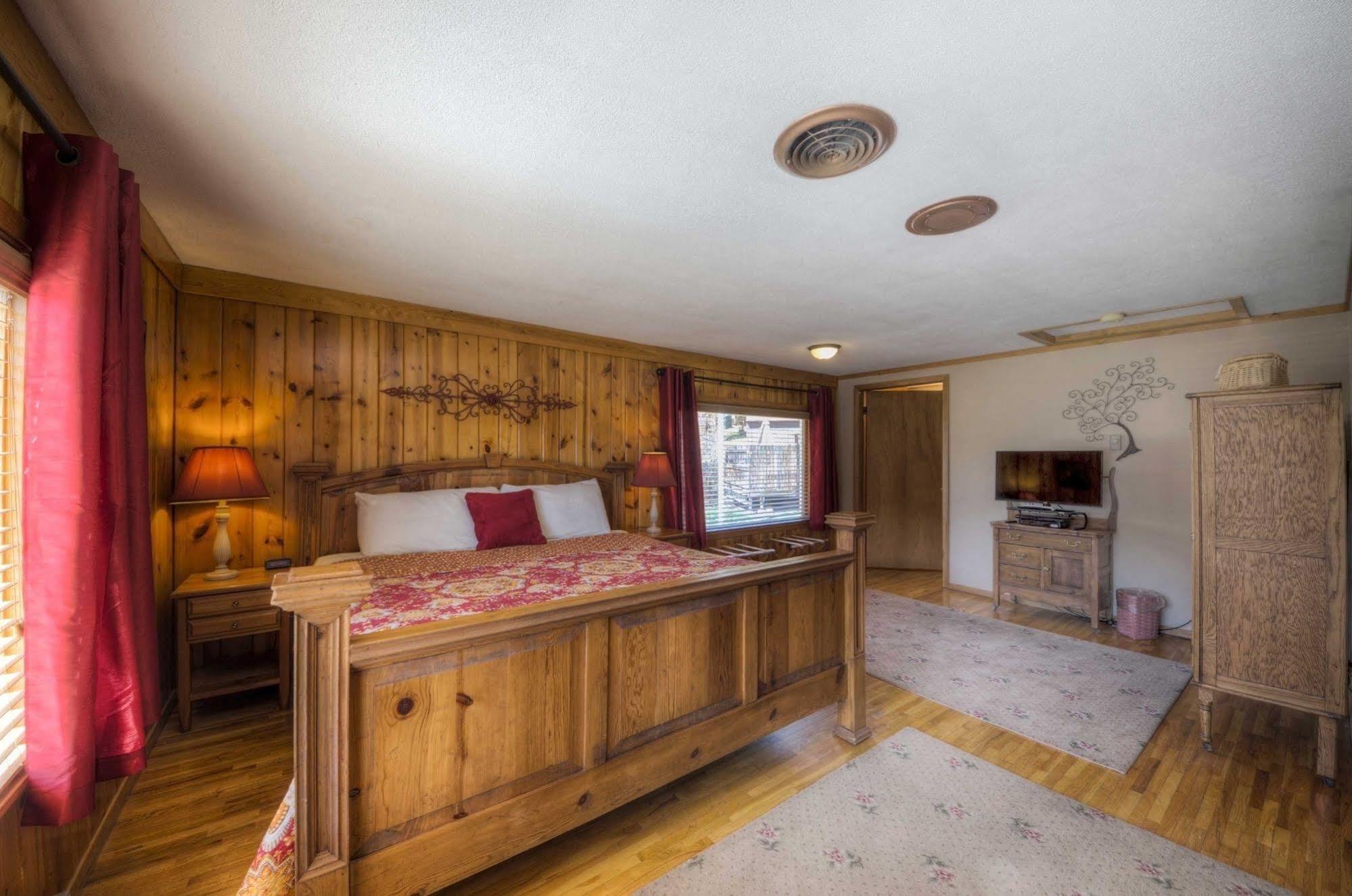 Black Forest Inn Bed & Breakfast Rapid City Bagian luar foto
