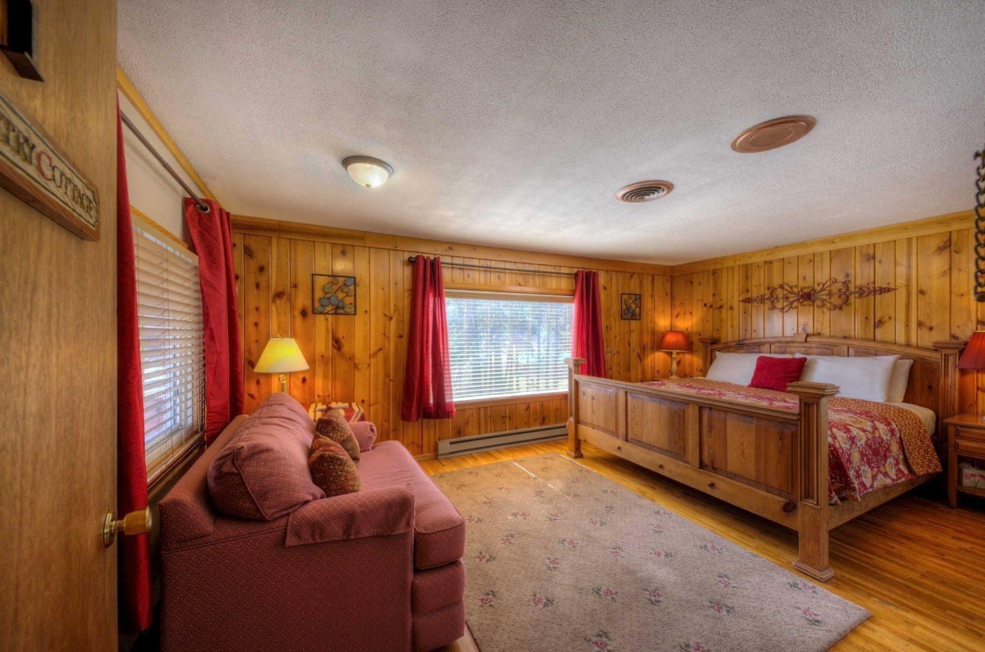 Black Forest Inn Bed & Breakfast Rapid City Bagian luar foto