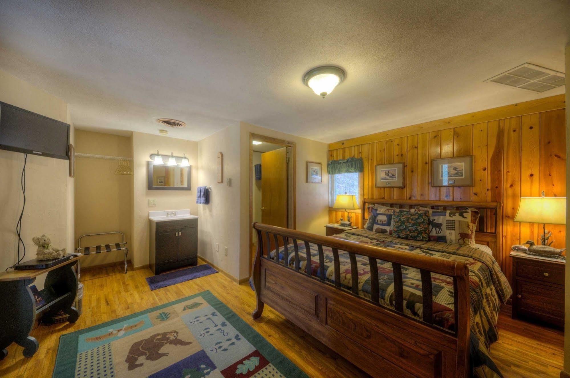 Black Forest Inn Bed & Breakfast Rapid City Bagian luar foto